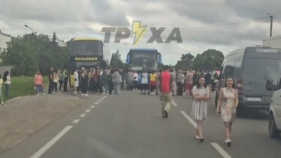 Οργισμένη διαδήλωση κατά Zelensky στο Lviv - Οι ουκρανικές αρχές προσήγαγαν βίαια οδηγό λεωφορείου για να τον πάνε στο ... μέτωπο