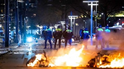 Διαμαρτυρίες έναντι των μέτρων κατά της Covid 19 στην Ολλανδία