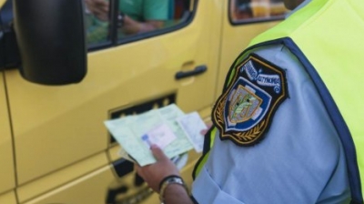 Έλεγχοι της τροχαίας στο οδικό δίκτυο της Αττικής – Βεβαιώθηκαν 262 παρεμβάσεις, αφαιρέθηκαν άδειες και πινακίδες