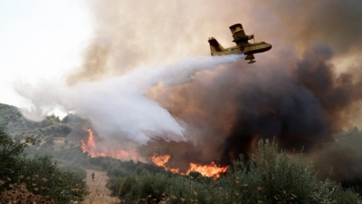 Φωτιά στην Αττική: Μήνυμα από 112 για εκκένωση Σταμάτας, Ροδόπολης και Βαρυμπόμπης