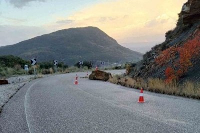 Πτώσεις βράχων από τον σεισμό των 4,7 Ρίχτερ στην Αιτωλοακαρνανία