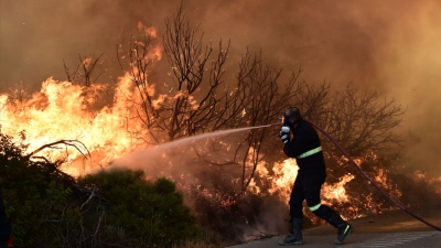 Φωτιά στην Εύβοια - Μήνυμα 112 για εκκένωση στο Αφράτι - Ανεξέλεγκτη η πυρκαγιά κατευθύνεται προς οικισμούς