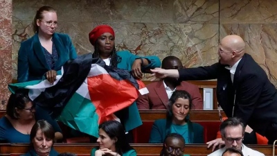 Νέος ακτιβισμός για τη Γάζα στη Γαλλική Εθνοσυνέλευση - «Δεν θα σταματήσουμε μέχρι να αναγνωριστεί η Παλαιστίνη»