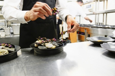 Η Emirates ταξίδεψε κορυφαίους σεφ στο Sani Gourmet