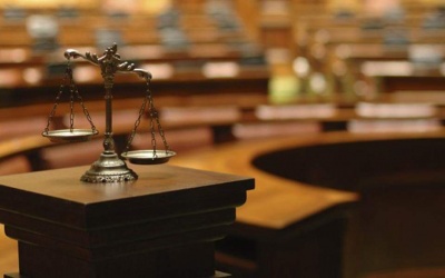 Αντίθετη η Συντονιστική Επιτροπή Δικηγορικών Συλλόγων με το θεσμό του «κρυφού μάρτυρα»: Παραβιάζει τις αρχές της δίκαιης δίκης