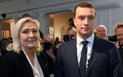 Δημοσκόπηση OpinionWay: Όνειρο η απόλυτη πλειοψηφία για το RN της Le Pen με 205 ως 230 έδρες - Macron, 130-162