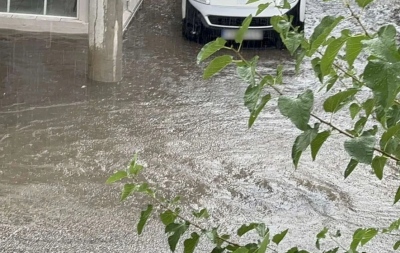 Πλημμύρισαν δρόμοι και εγκλωβίστηκαν πολίτες από την ισχυρή νεροποντή στην Κεφαλονιά