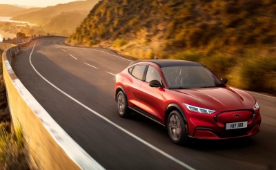 Επίσημο: Η ηλεκτρική Ford Mustang Mach-E έχει έως 465 άλογα, 0-100 κάτω από 5’’