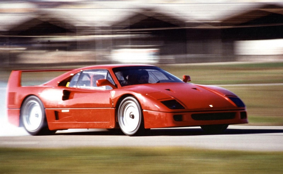 H Ferrari F40 επιστρέφει στους δρόμους