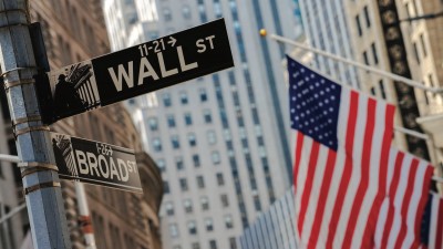 Η Wall Street αψηφά τον κορωνοϊό - Σε νέο ιστορικό υψηλό έκλεισε ο Nasdaq, ρεκόρ και για τον S&P 500 - Στο -0,2% ο Dow