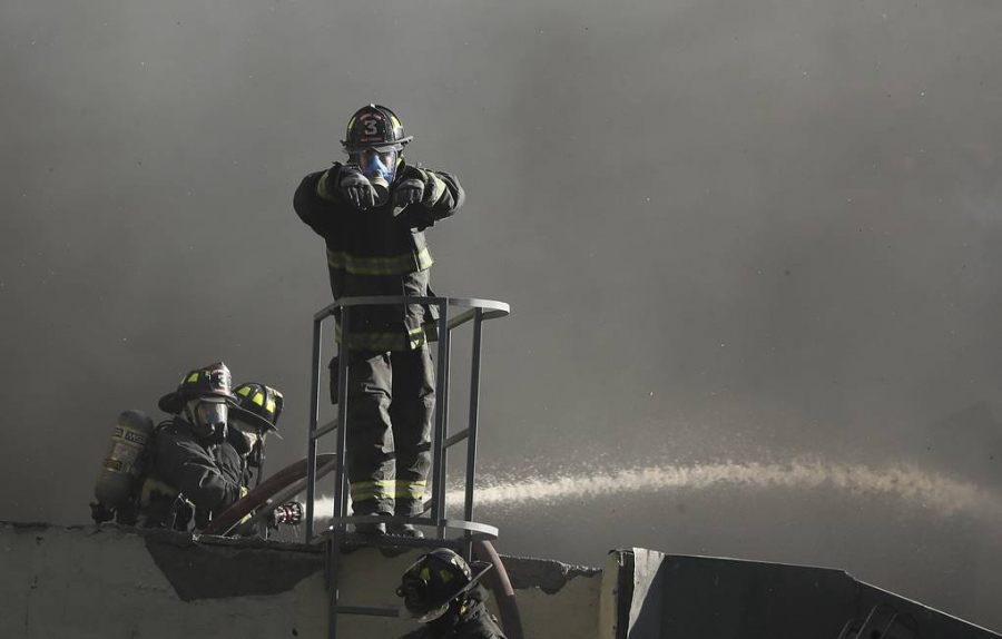 Φωτιά σε αποθήκη 6.000 τμ στην Οδησσό – Ρωσική πυραυλική επίθεση