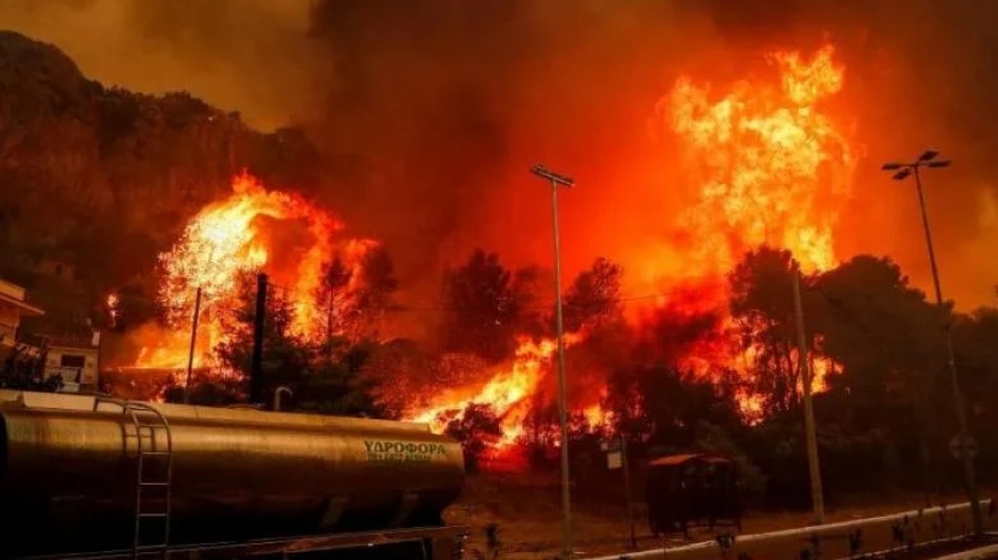 «Οι Έλληνες δεν μαθαίνουν - Γιατί οι αρχές αφήνουν να επαναλαμβάνεται η τραγωδία;» - Διεθνής κατακραυγή για τις πυρκαγιές