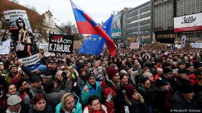 Διαδηλώσεις στη Σλοβακία κατά νόμου για πρόσβαση εμβολιασμένων σε δημόσιες εκδηλώσεις
