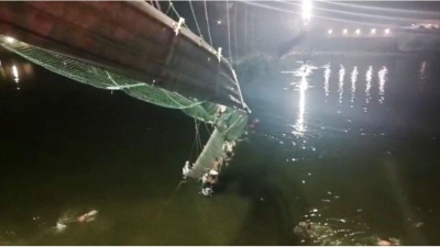 Τραγωδία στην Ινδία – Τουλάχιστον 40 νεκροί από την κατάρρευση κρεμαστής γέφυρας