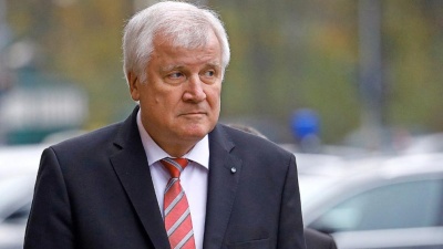 Ο Seehofer (CSU) δεν θα είναι ξανά υποψήφιος για την πρωθυπουργία της Βαυαρίας