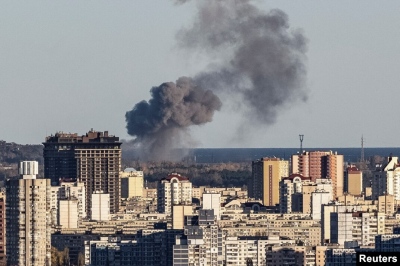 Εκρήξεις στο Κίεβο από ρωσική πυραυλική επίθεση - Ζημιές σε πολυκατοικίες