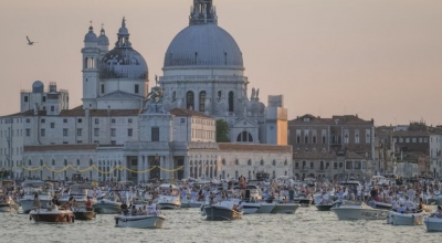 Η Βενετία φέρνει νέα μέτρα για τον έλεγχο του μαζικού τουρισμού – Μπαράζ απαγορεύσεων για ολόκληρο τον Αύγουστο