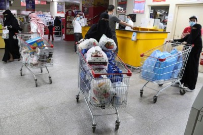 «Black Friday» στη Σαουδική Αραβία - Αγοραστική φρενίτιδα λόγω του τριπλασιασμού του ΦΠΑ στο 15% - Πολλαπλά σοκ πλήττουν την οικονομία