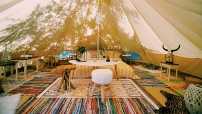 Ανεβάζει ταχύτητα το Glamping παγκοσμίως