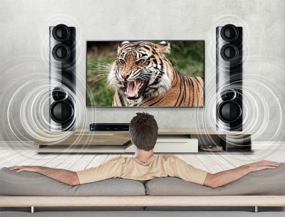 Με το νέο Σύστημα Home Theater 3D Blu-ray™ LHB625M της LG το σαλόνι σας μετατρέπεται σε κινηματογραφική αίθουσα