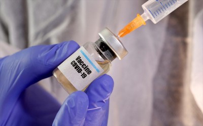 Κομισιόν: Εξασφάλισε 225 εκατ. δόσεις του υποψήφιου εμβολίου της CureVac για τον κορωνοϊό
