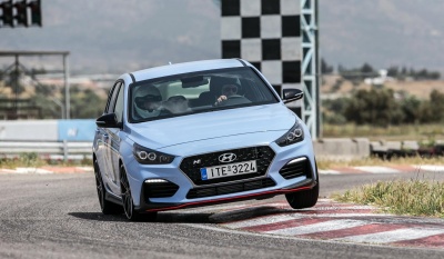 Με το Hyundai i30N Performance στην πίστα των Μεγάρων