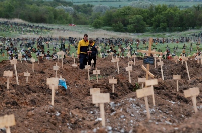Πρωτοφανείς καταστάσεις και χάος... στα νεκροταφεία στην Ουκρανία - Το δράμα σε αριθμούς