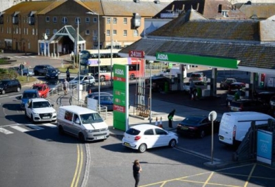 Βρετανία: Ανεστάλησαν οι νόμοι περί ανταγωνισμού για να αντιμετωπιστούν οι ελλείψεις βενζίνης