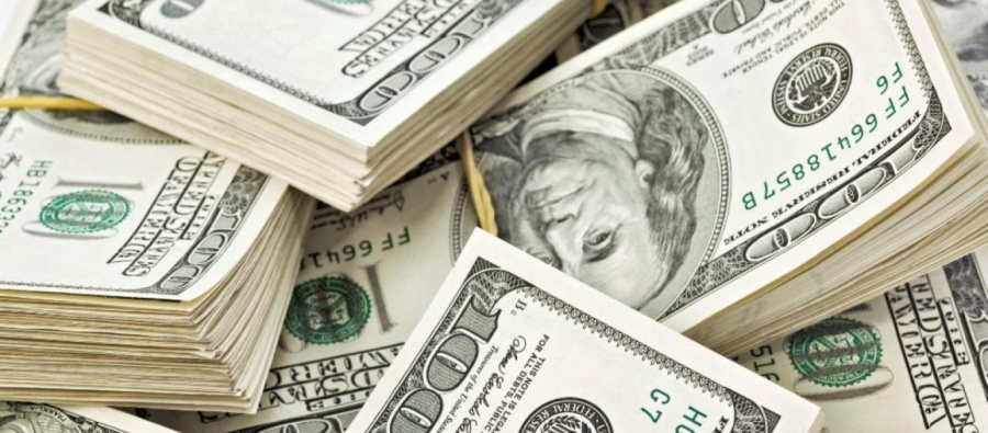 ΗΠΑ: Βουλευτές των Δημοκρατικών προτείνουν επίδομα 2.000 δολ. τον μήνα λόγω Covid-19