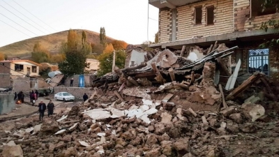 Σεισμός 5,9 Ρίχτερ στο Ιράν: Στους 973 οι τραυματίες, 3 οι νεκροί -  Κατέρρευσαν σπίτια