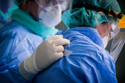 Ολλανδία: Τα νοσοκομεία αναβάλλουν χημειοθεραπείες, μεταμοσχεύσεις οργάνων - Ρεκόρ κρουσμάτων παρά τους εμβολιασμούς