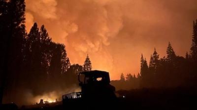Πύρινη λαίλαπα στις ΗΠΑ: Εξαπλώνεται το μέτωπο της πυρκαγιάς στο Όρεγκον