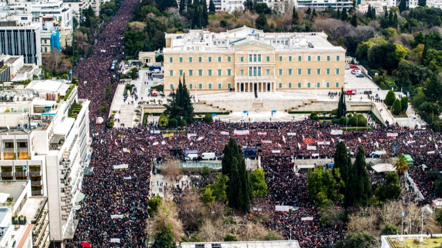 Ιστορικές συγκεντρώσεις για τα Τέμπη, πάνω από 2 εκ. Έλληνες στους δρόμους - Συνταρακτικές πολιτικές εξελίξεις προ των πυλών