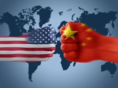 Η Κίνα κατηγορεί τις ΗΠΑ ότι προκαλούν τον πανικό και το φόβο για την εξάπλωση του κορωνοϊού