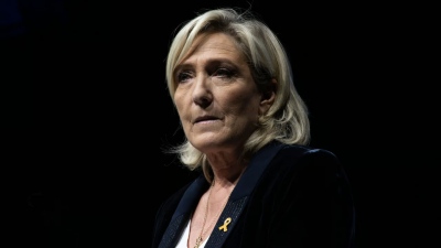 Marine Le Pen: Σκέτη παράνοια η αποστολή γαλλικών στρατευμάτων στην Ουκρανία