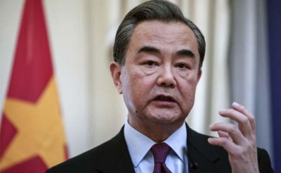 Απάντηση Wang Yi (ΥΠΕΞ Κίνας) στον Trump για έρευνα κατά των Biden: Δεν αναμειγνυόμαστε στα εσωτερικά σας