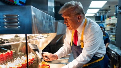 Μόλις μία ημέρα μετά τη «βάρδια» του Trump στα McDonald's... ξέσπασε σκάνδαλο με το E.coli στις ΗΠΑ!