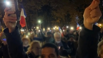 Ξεσηκώθηκαν εκατοντάδες πολίτες στο Παρίσι για το lockdown στην Αυστρία