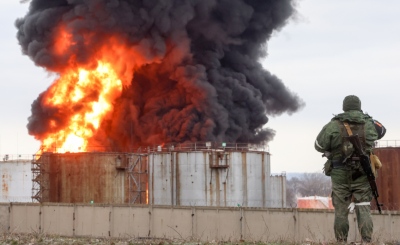 Πυρκαγιά σε δεξαμενές καυσίμων στην επικράτεια του Krasnodar μετά από ουκρανική επίθεση