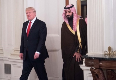 MEE: Ο Trump «ζήτησε» 450 δισ. δολάρια για να «σώσει» τον Σαουδάραβα πρίγκιπα