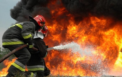 Ολονύχτια αναμένεται η μάχη με τις φλόγες στο Λουτράκι - Πυρκαγιά και στα Μέγαρα