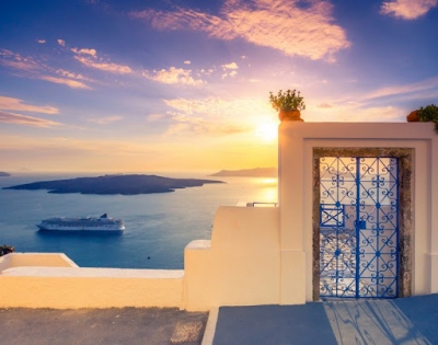 Reuters: Τα ελληνικά νησιά ξεμένουν από νερό με την τουριστική κίνηση στα ύψη