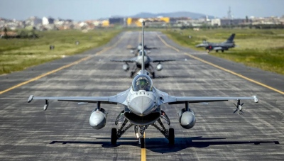 Defense News: Η εκπαίδευση των Ουκρανών πιλότων για το F-16 παραμένει ελλιπής