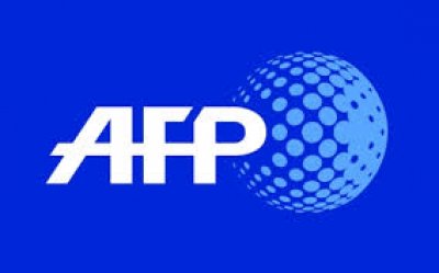 AFP: Με τιμές πρωθυπουργού έγινε δεκτός από το Πρόεδρο Macron ο πρώην πρωθυπουργός του Λιβάνου