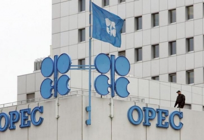 ΗΠΑ: Πιέσεις για επίτευξη συμφωνίας στον OPEC – Σε ελεύθερη πτώση οι τιμές του «μαύρου χρυσού»