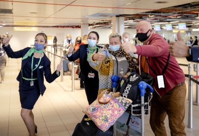 Volkskrant: Σε καραντίνα οκτώ Ολλανδοί τουρίστες που συμμετέχουν στο «πείραμα της Ρόδου»