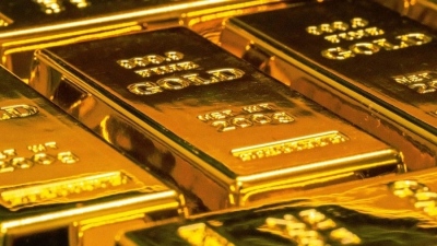 «Βουτιά» 2,8% στον χρυσό – Απώλειες 1% για την εβδομάδα