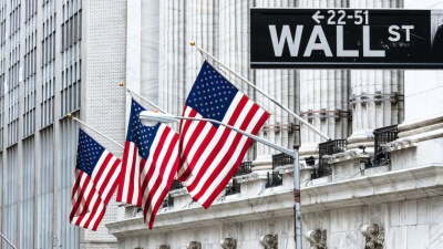 Νευρικότητα και μεικτά πρόσημα στη Wall Street