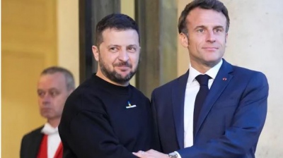 Macron: Η Γαλλία αρχίζει άμεσα να εκπαιδεύει Ουκρανούς πιλότους – Μέσα στο 2024 θα δοθούν τα Mirage