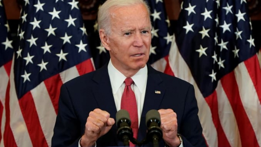 «Μέτωπο» 35 βουλευτών και γερουσιαστών κατά Biden να παραιτηθεί: «Βαρύ το διακύβευμα, ξεκάθαρη επιλογή, μαζί θα νικήσουμε», απαντά